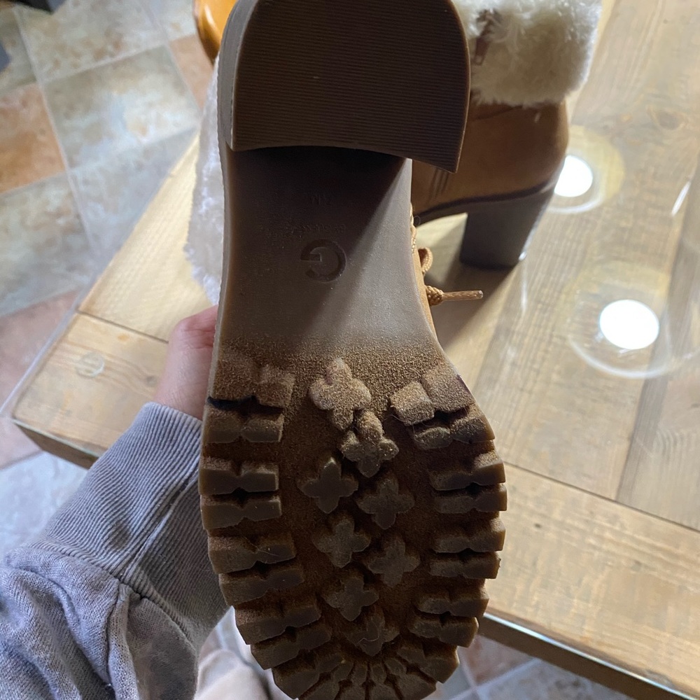 Boots - Picture 3 of 3